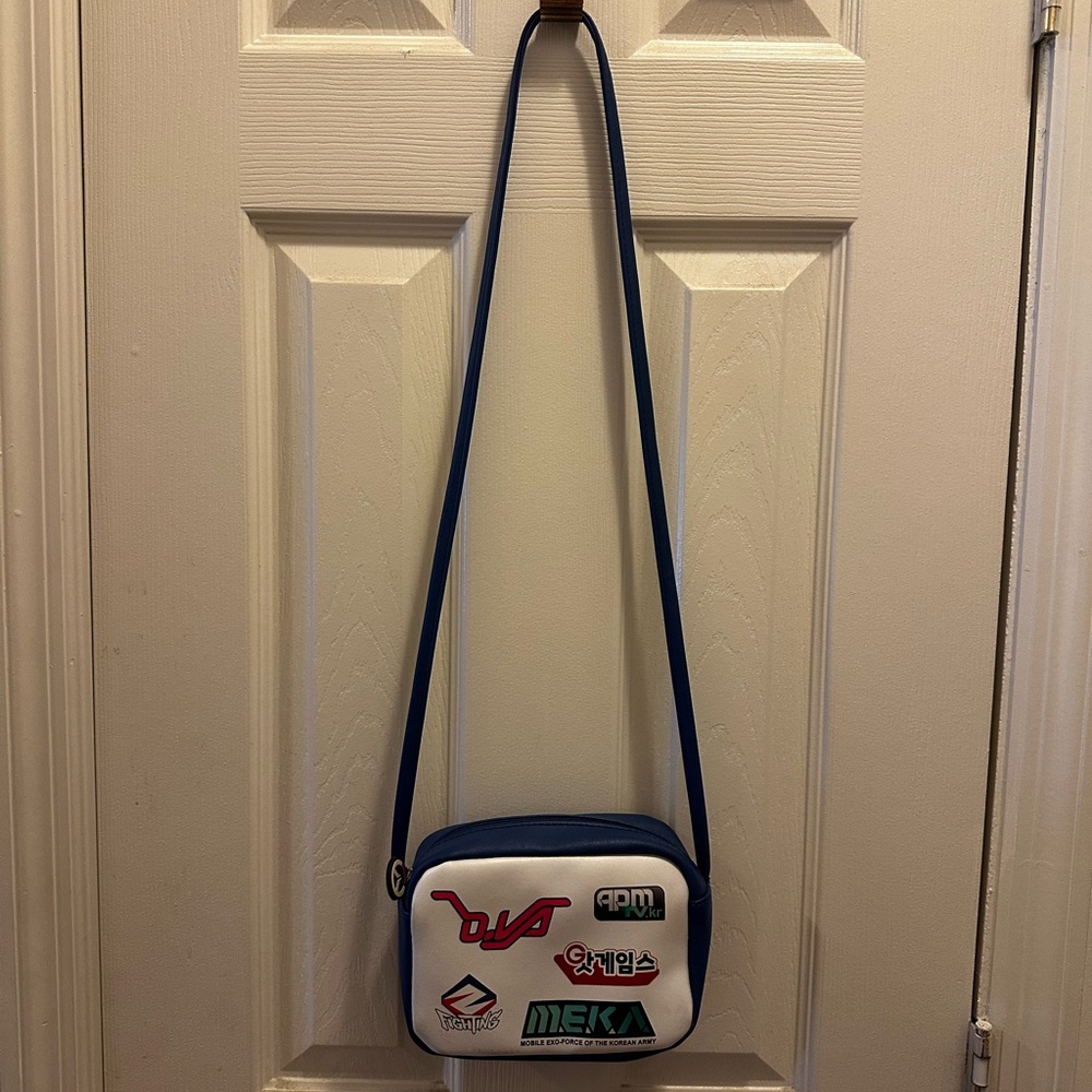 Bioworld Blizzard Overwatch D.Va Crossbody Bag